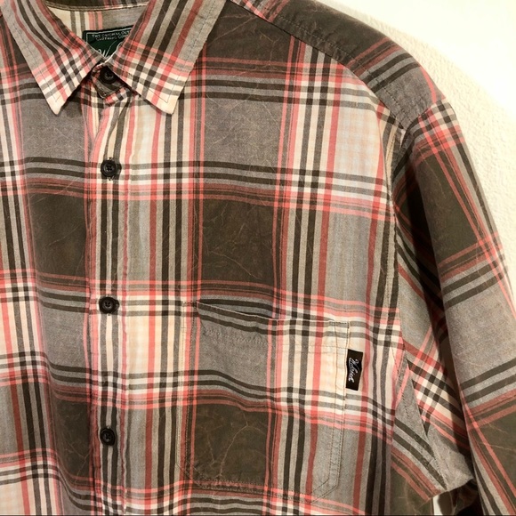 Men’s SS Woolrich Button Down - Picture 2 of 5